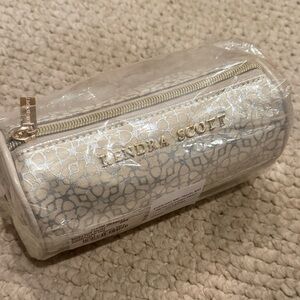 Kendra Scott Cream and Silver Patterned Pouch